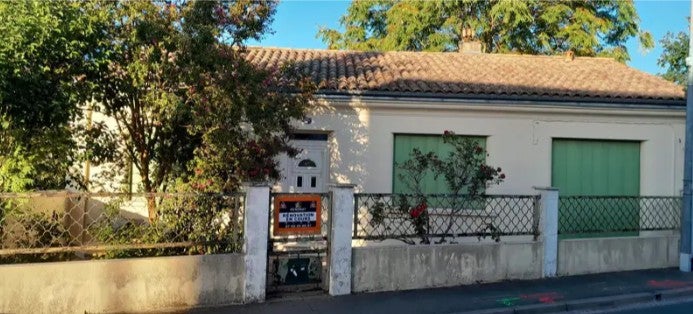 House Rue des Treilles in Libourne