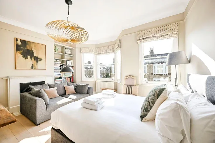 House Ethelden Road in Greater London