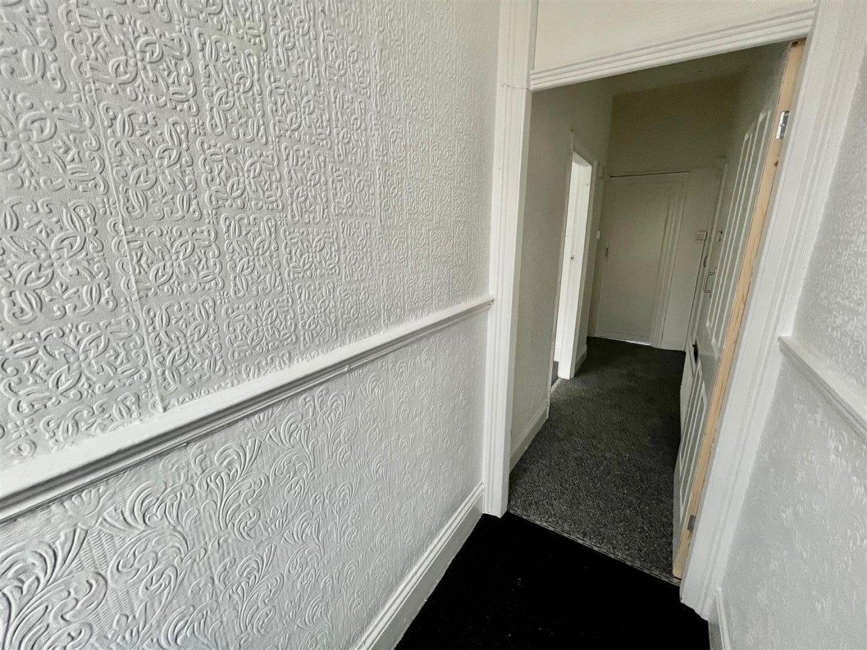 Flat Whitehall Road in Gateshead