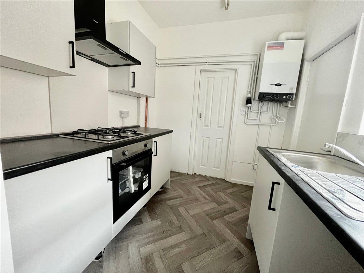 Flat Whitehall Road in Gateshead