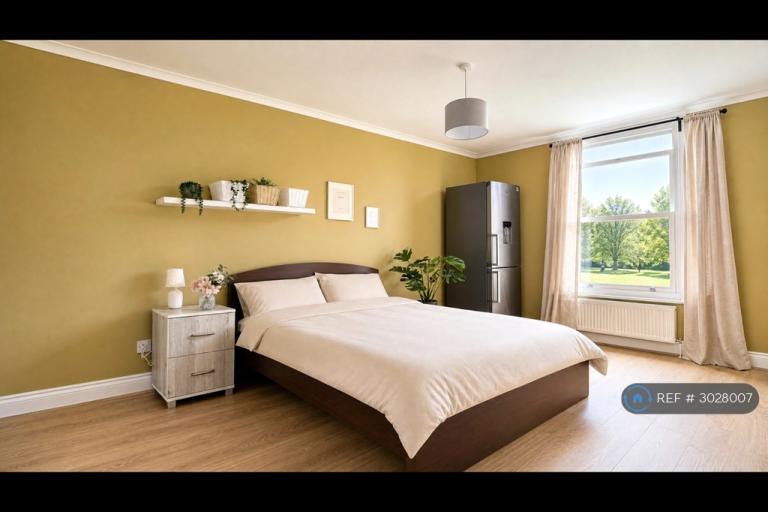 Room Mitcham Road in Greater London
