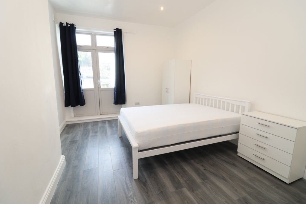 Room Globe Road in Greater London