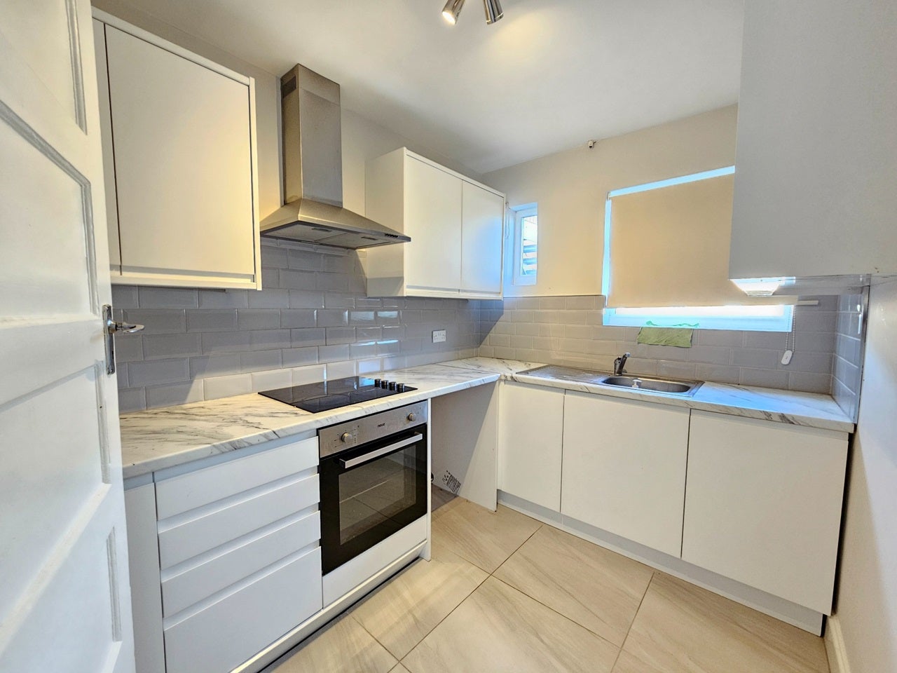 Flat Heath Road in Greater London