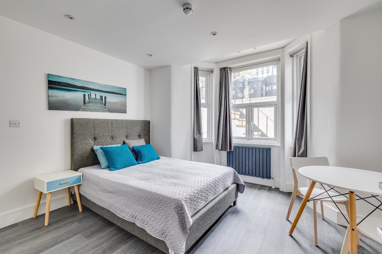 Flat Finborough Road in Greater London