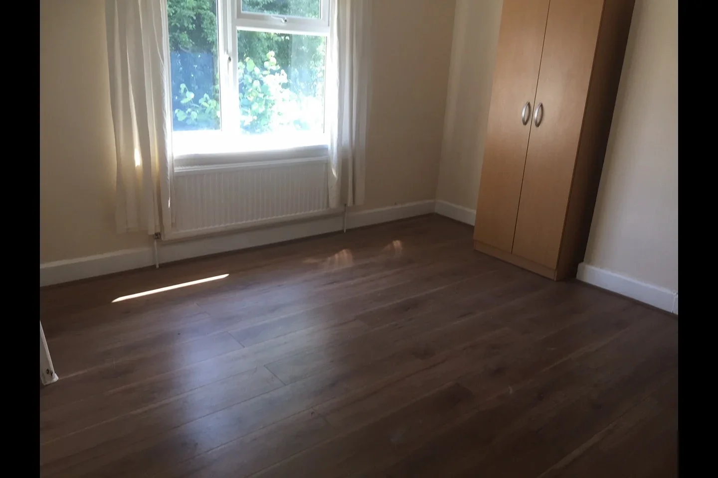 Flat Barking Road in Greater London