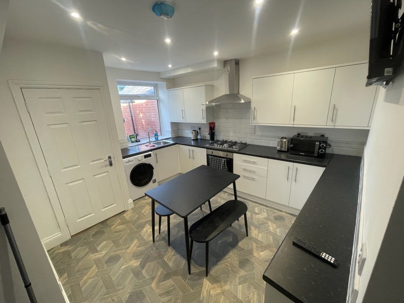 Room Beardall Street in Ashfield