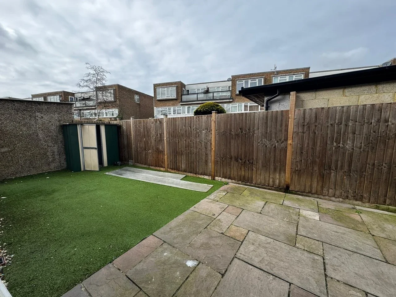 Flat Brenley Close in Greater London