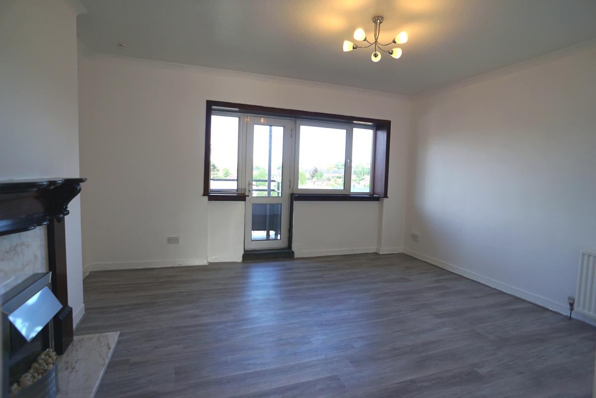Flat Parkneuk Road in Glasgow