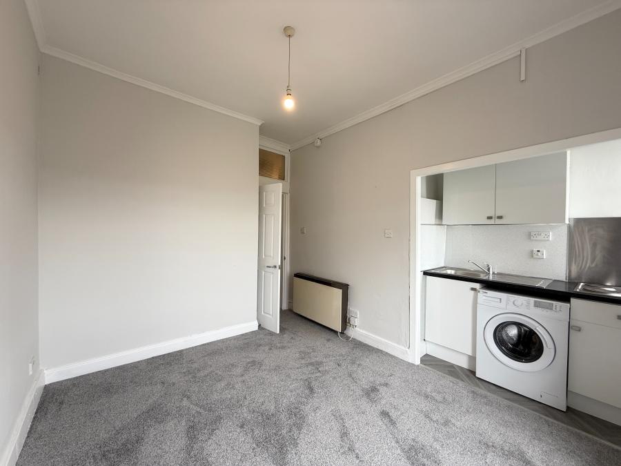 Flat Eastwood Avenue in Glasgow