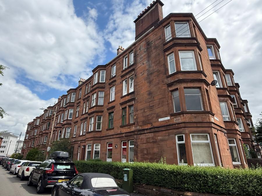 Flat Eastwood Avenue in Glasgow