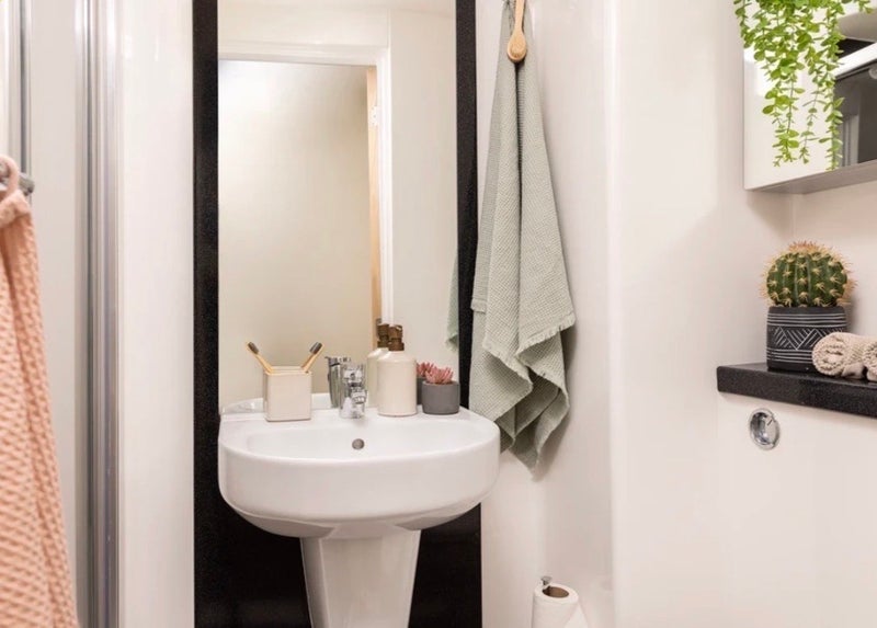 Room International Way in Greater London