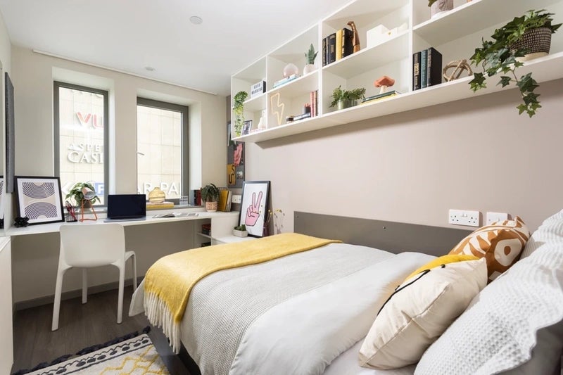 Room International Way in Greater London