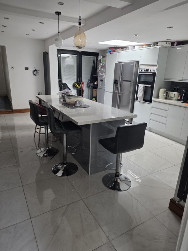 Room Copeland Road in Greater London