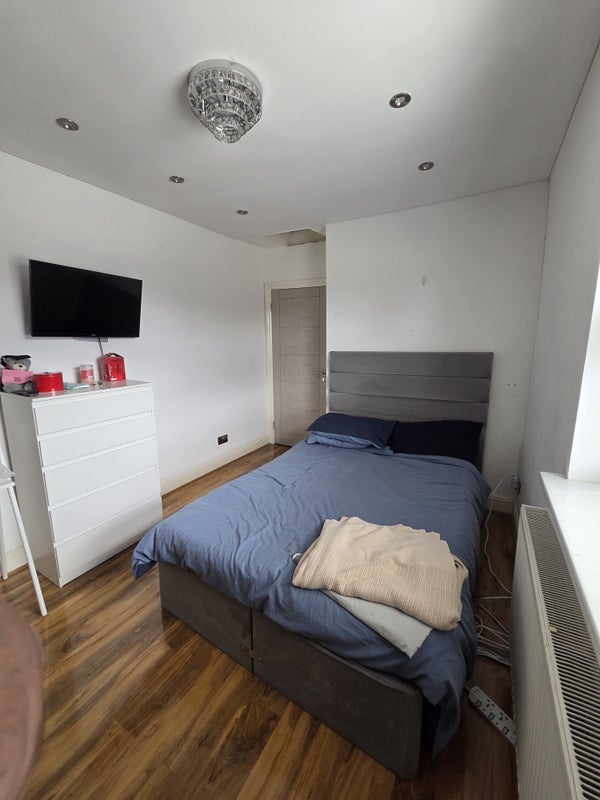 Room Copeland Road in Greater London