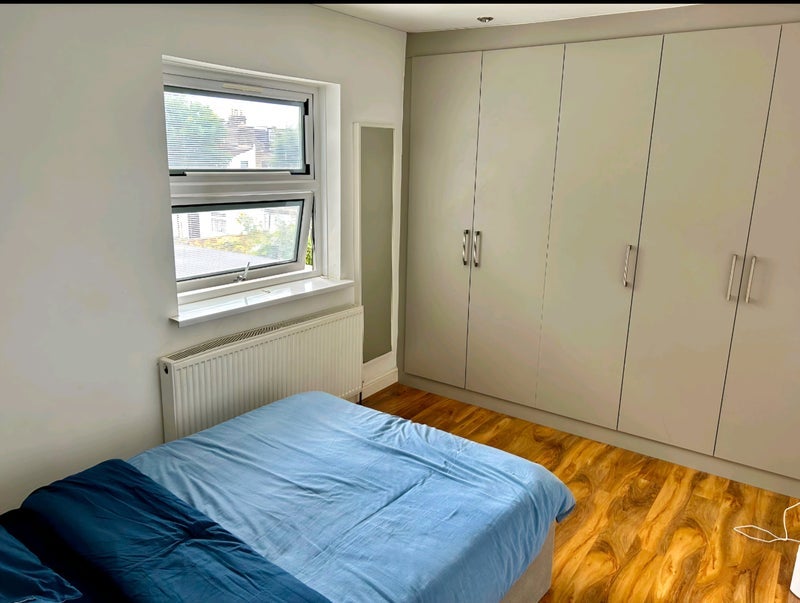 Room Copeland Road in Greater London