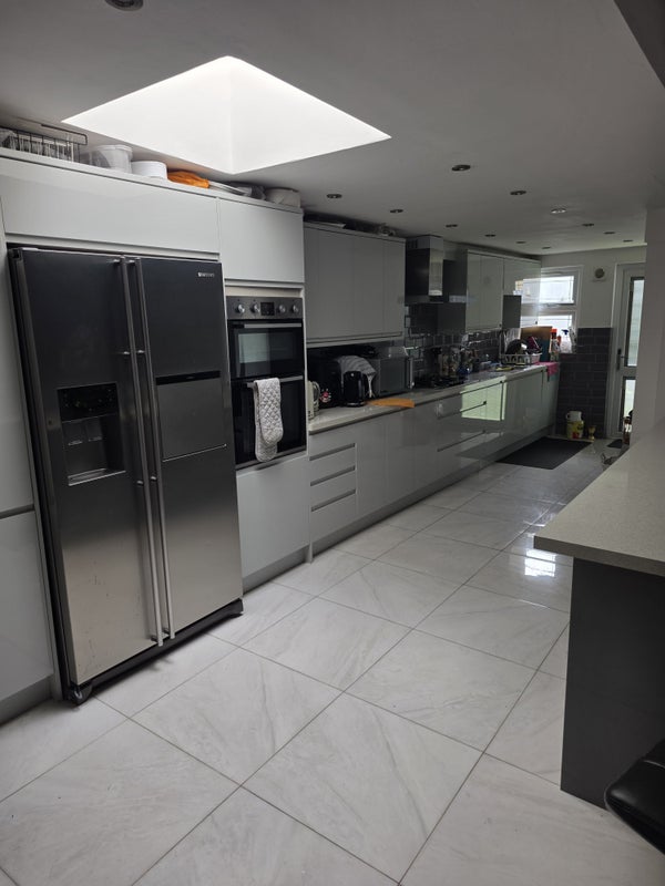 Room Copeland Road in Greater London