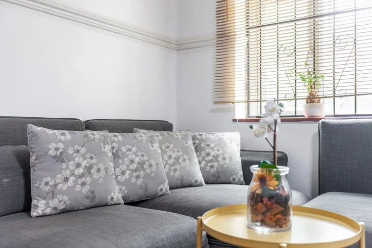 Flat Clapham Road Estate in Greater London