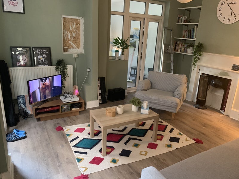 Room Ingram Road in Greater London