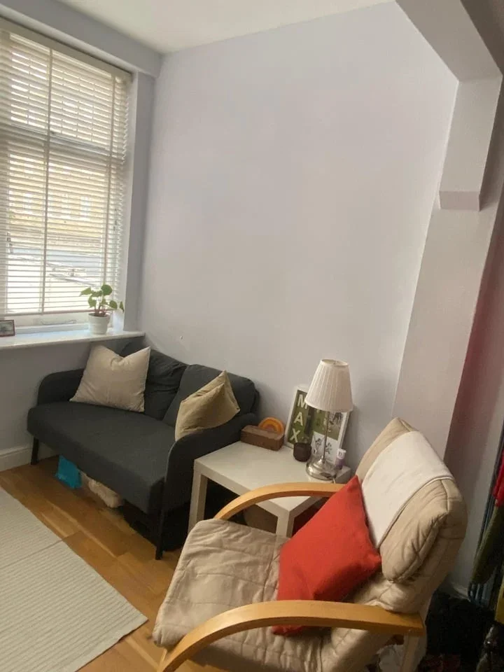 Flat Highfield Gardens in Greater London