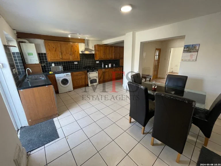 House Waye Avenue in Greater London