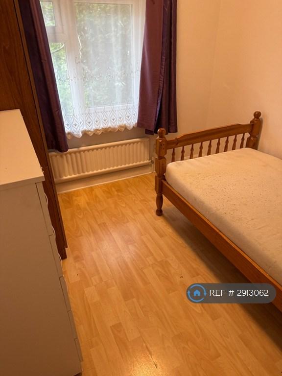 House Berry Way in Greater London