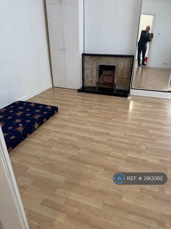 House Berry Way in Greater London
