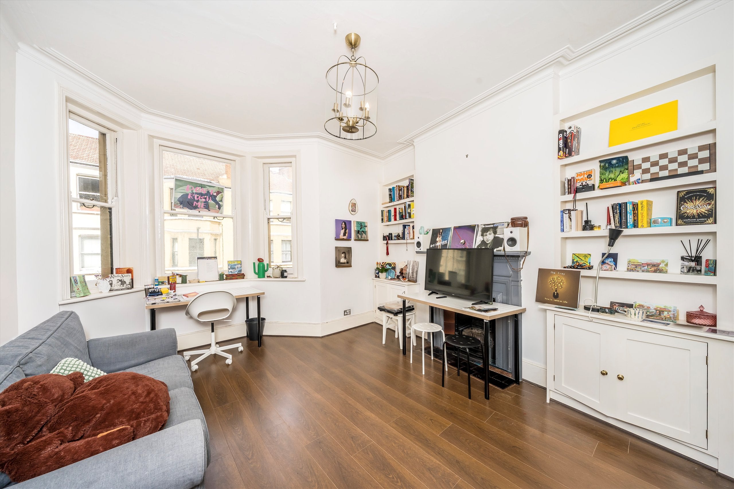 Flat Mowll Street in Greater London