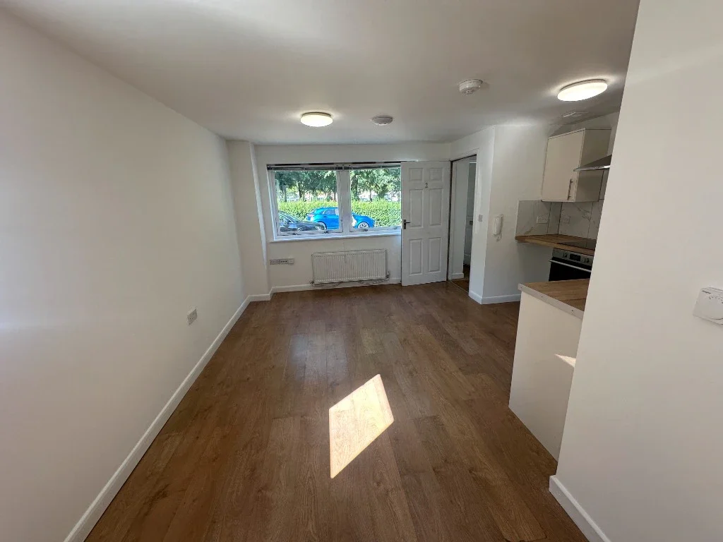 Flat Broad Green in Wellingborough
