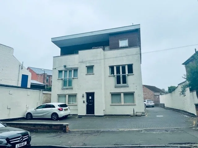 Flat Broad Green in Wellingborough