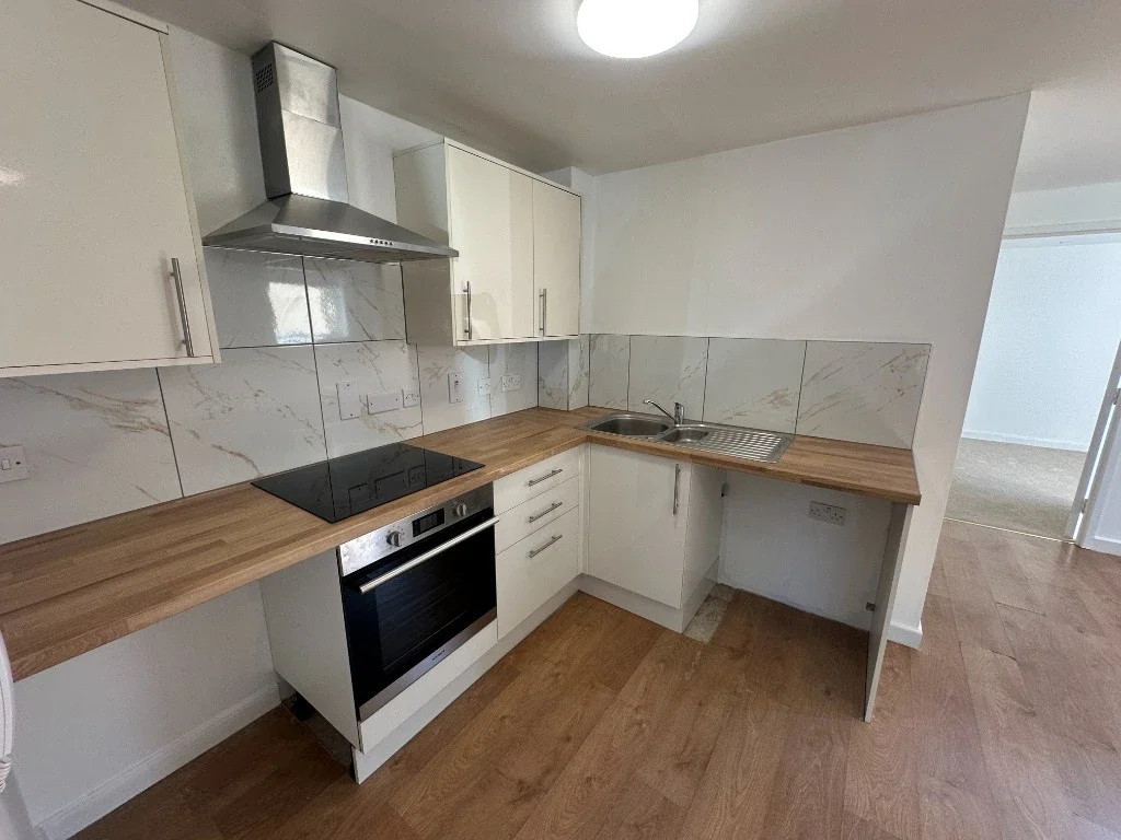 Flat Broad Green in Wellingborough
