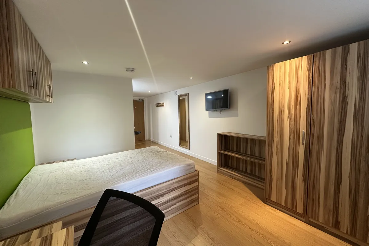 Flat Venn Street in Kirklees