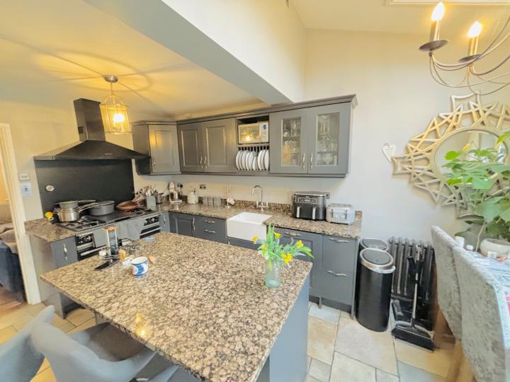 Flat Parsonage Street in Greater London
