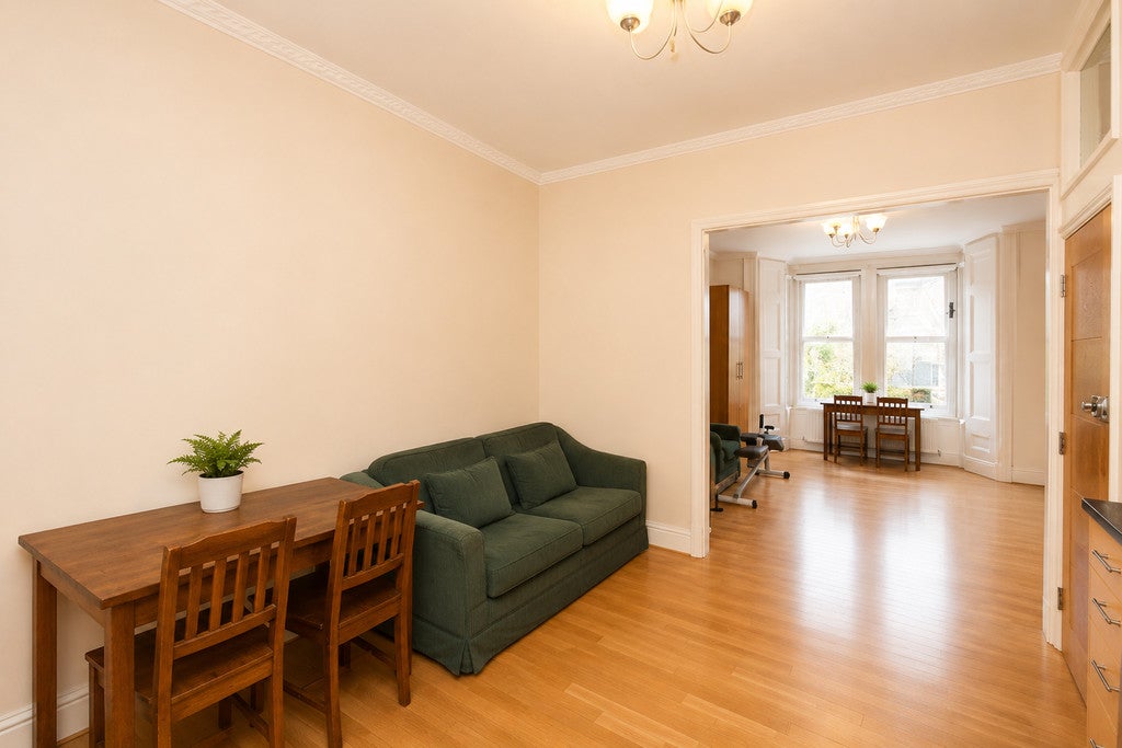 Flat Brownswood Road in Greater London