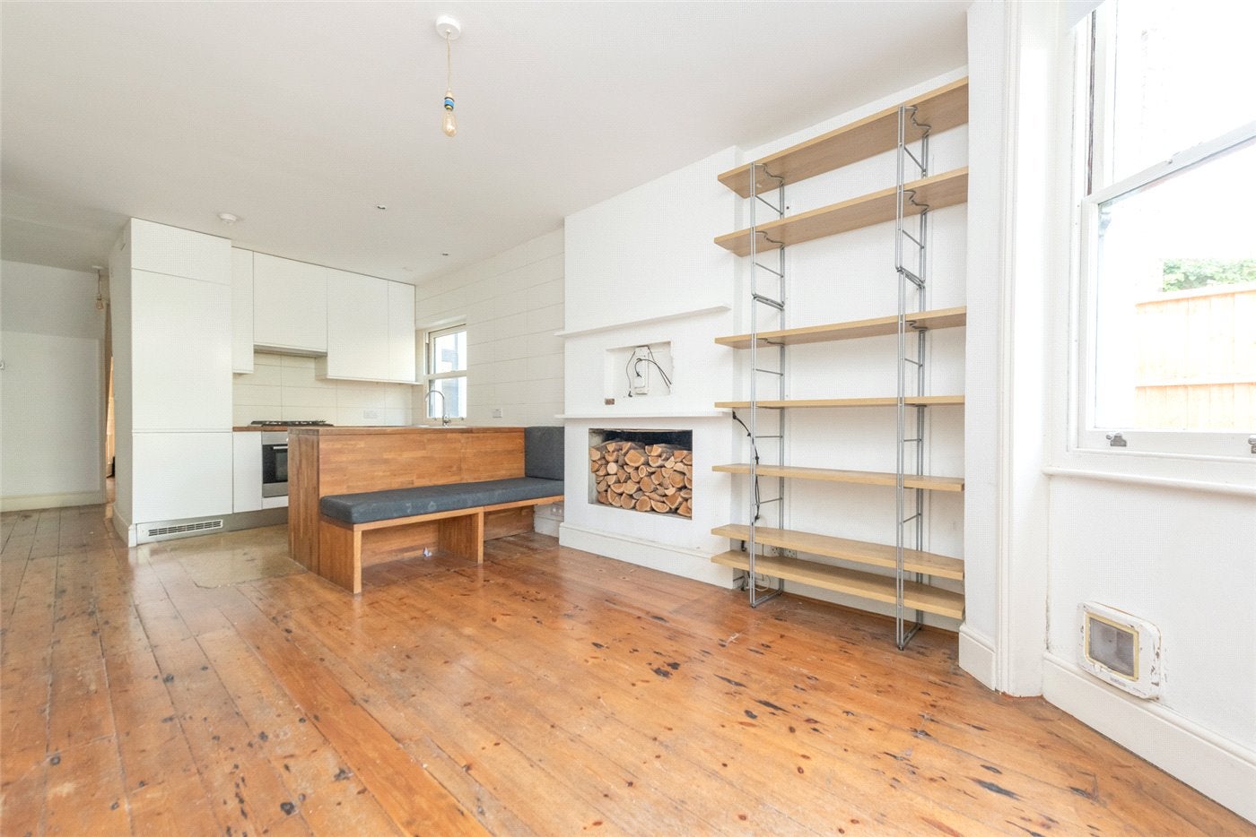 Flat Kempe Road in Greater London