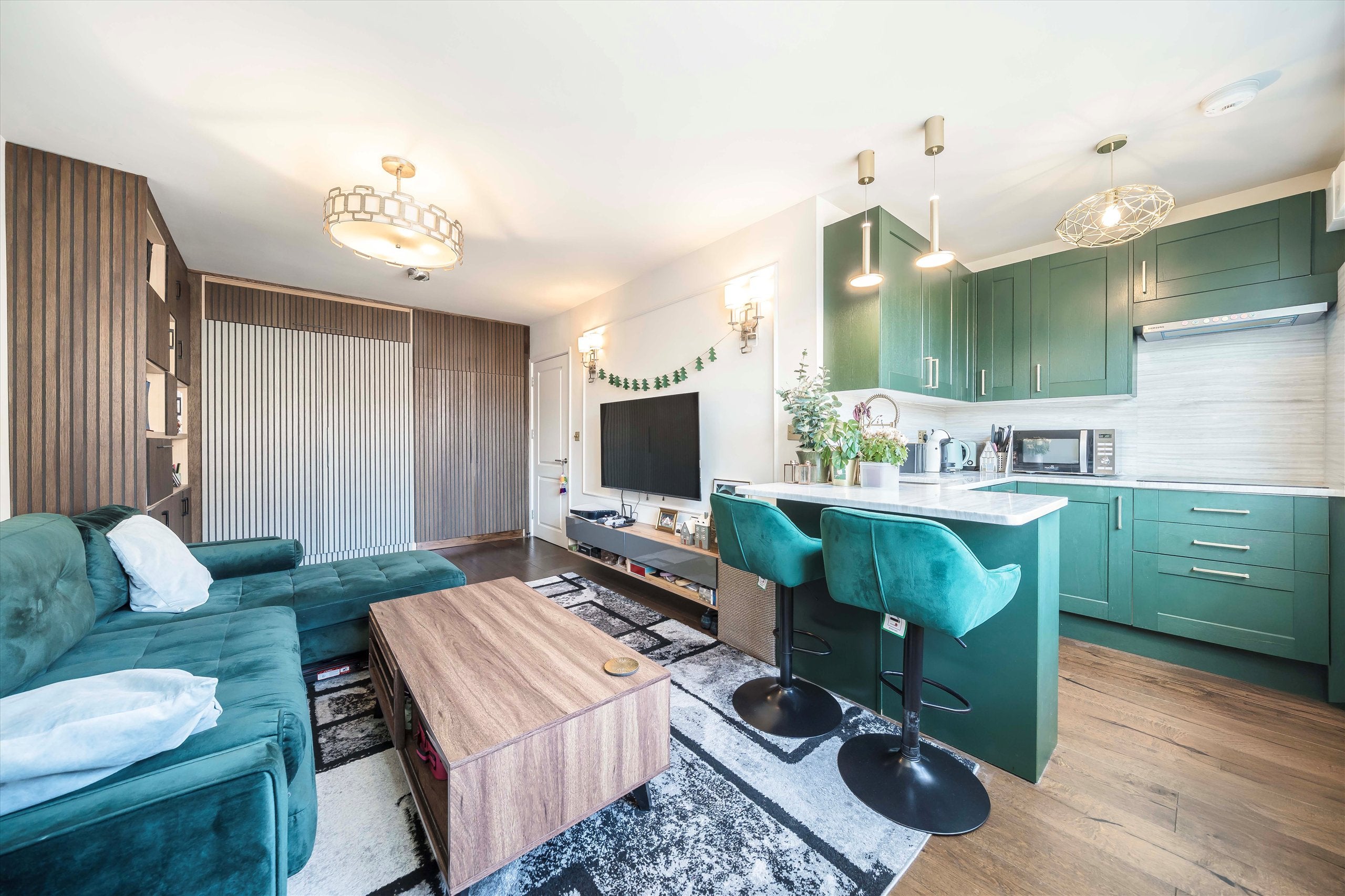 Flat Harleyford Street in Greater London