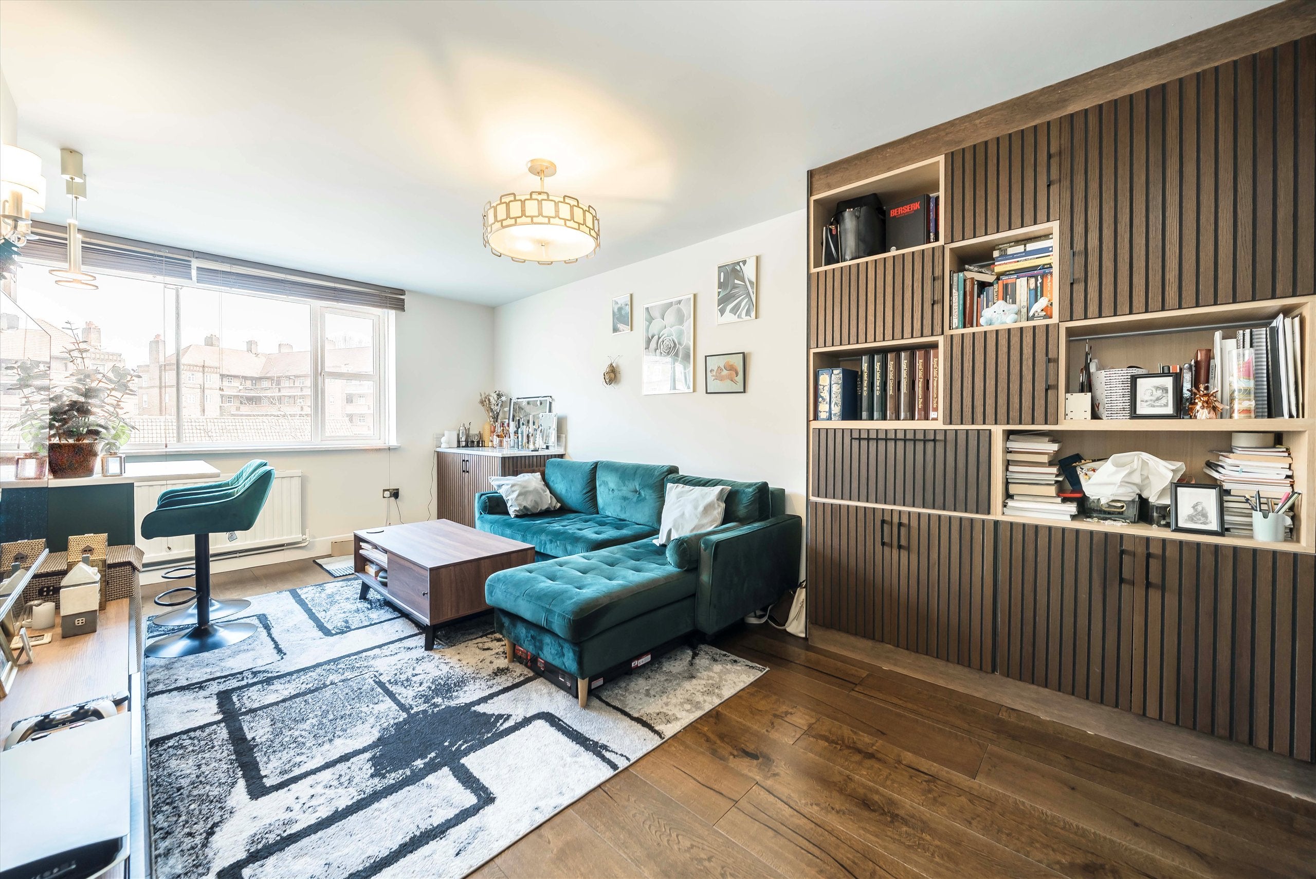 Flat Harleyford Street in Greater London