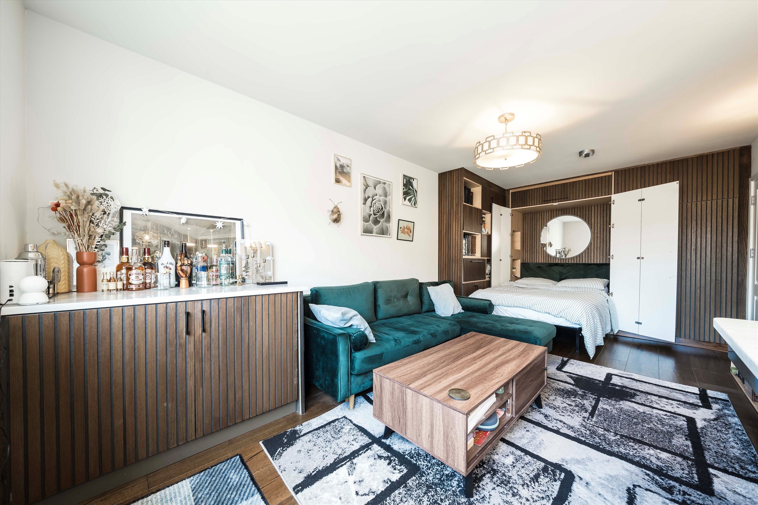 Flat Harleyford Street in Greater London