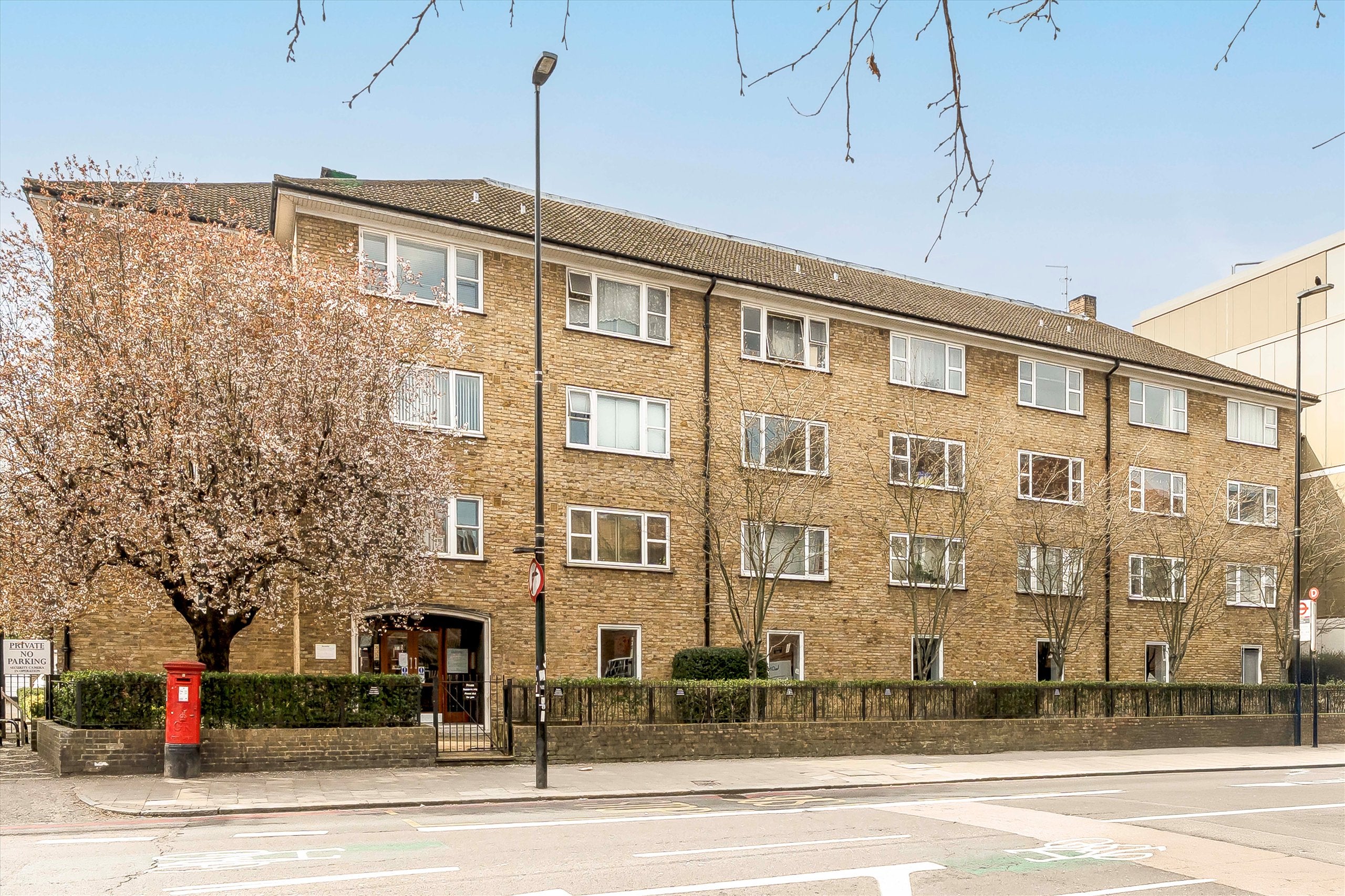 Flat Harleyford Street in Greater London