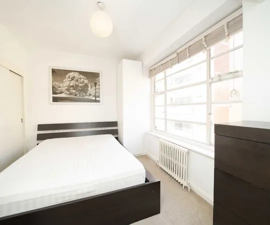 Flat Petty France in City of Westminster