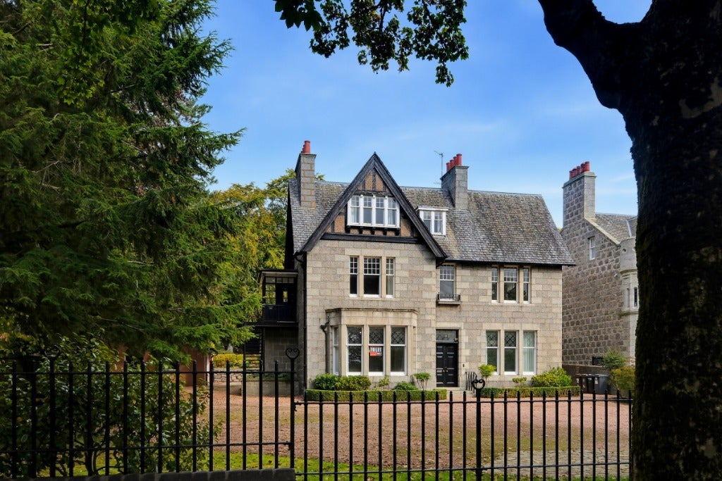 Flat Rubislaw Den South in Aberdeen City