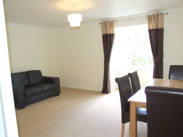 Flat Maunsell Park in Crawley