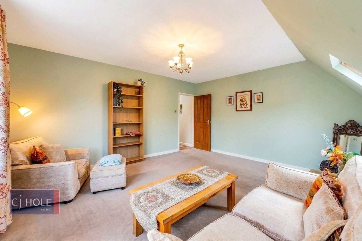 Flat All Saints Road in Bristol