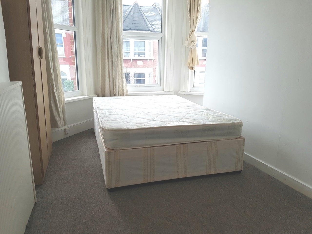 Flat Frobisher Road in Greater London