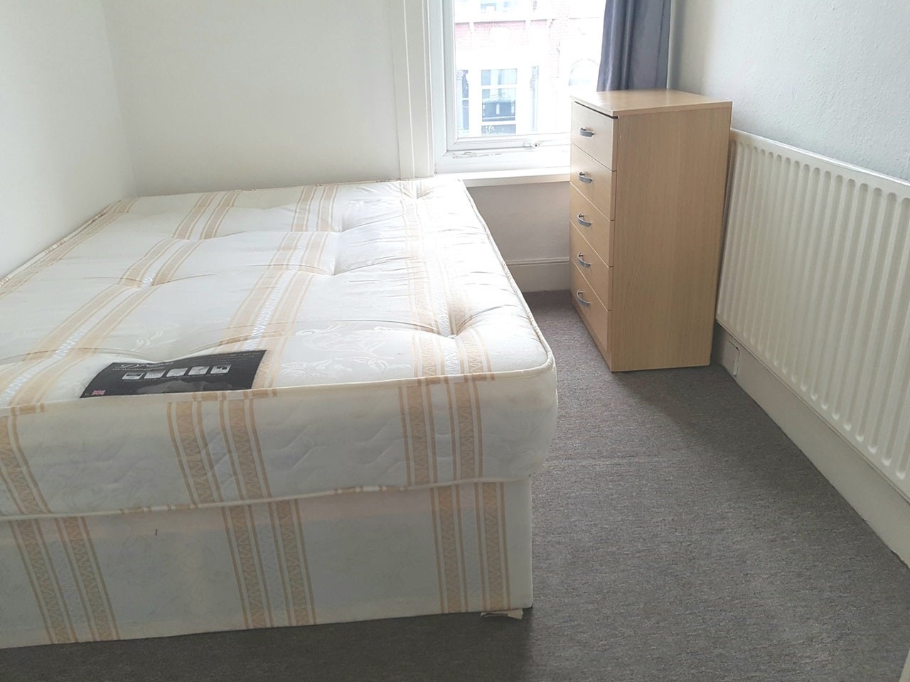 Flat Frobisher Road in Greater London