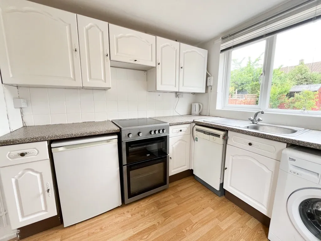 House Bullbrook Drive in Bracknell