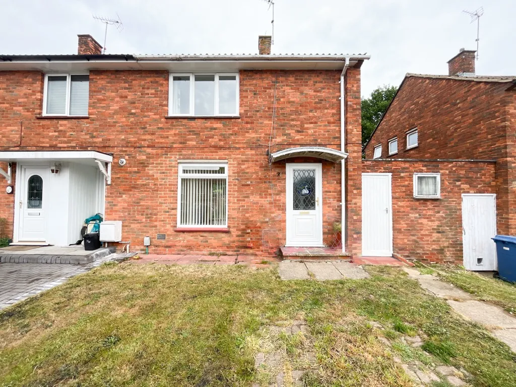 House Bullbrook Drive in Bracknell
