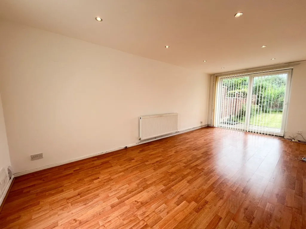 House Bullbrook Drive in Bracknell