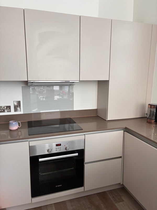 Room Estcourt Road in Greater London