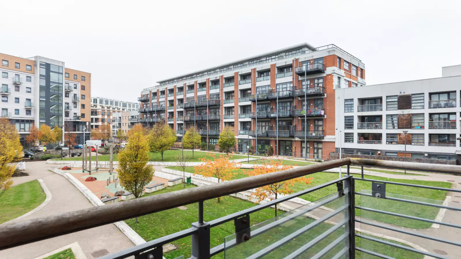 Flat Larden Road in Greater London