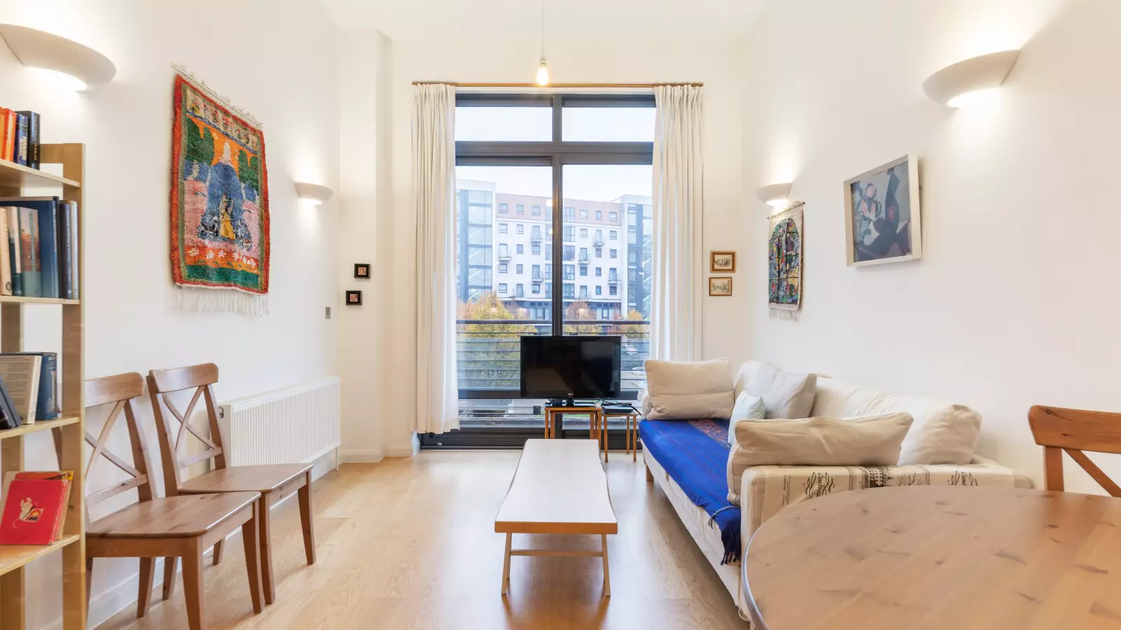 Flat Larden Road in Greater London